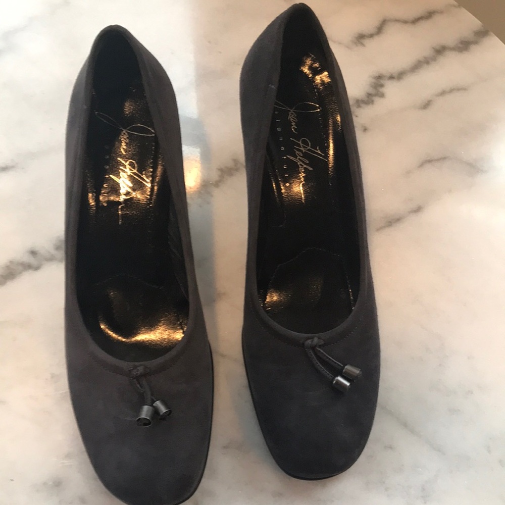 NEVER WORN! CLASSIC CORPORATE LOOK. Purchased at Holts’s.